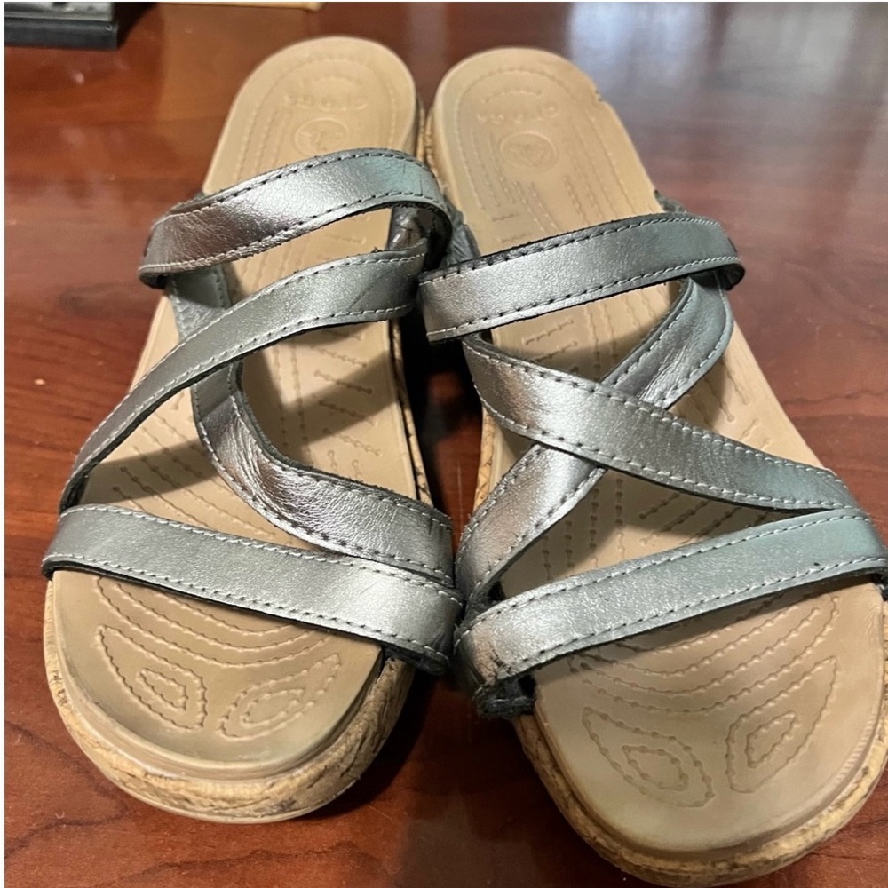 Crocs A-Leigh Cork Mini Wedge Slip-on sandals SZ 11